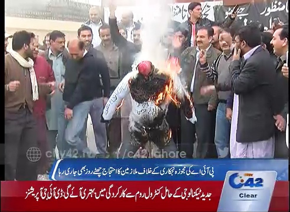 PIA Workers protest on 6th day