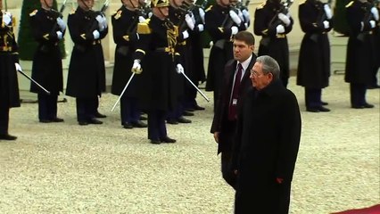 Cuba/embargo: Hollande appelle Obama à "aller jusqu'au bout"