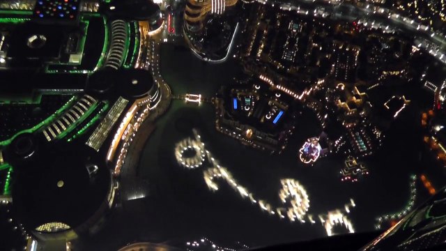 ДУБАЙ - ПОЮЩИЕ ФОНТАНЫ С ВЫСОТЫ 124 ЭТАЖА БАШНИ