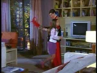 Beleza Pura - Sônia (Cena 258): Sônia se prepara para festa misteriosa