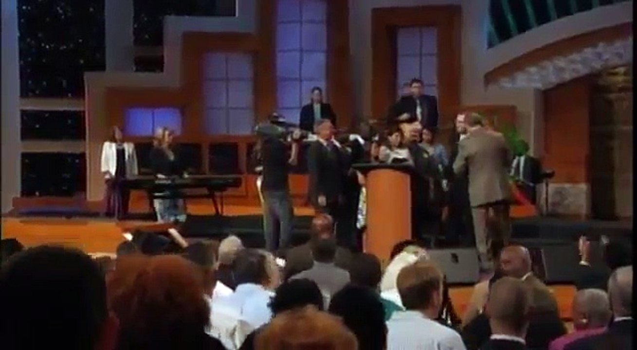 Rod Parsley tells Leanette Lopez pregnancy miracle