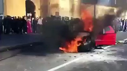 فيديو.. احتراق سيارة أجرة بمدينة الدار البيضاء