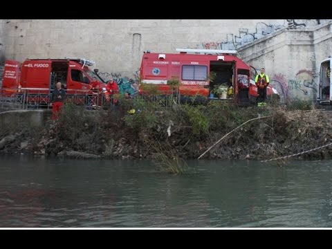 Video Roma - Si getta nel Tevere, geometra muore sucida (01.02.16)