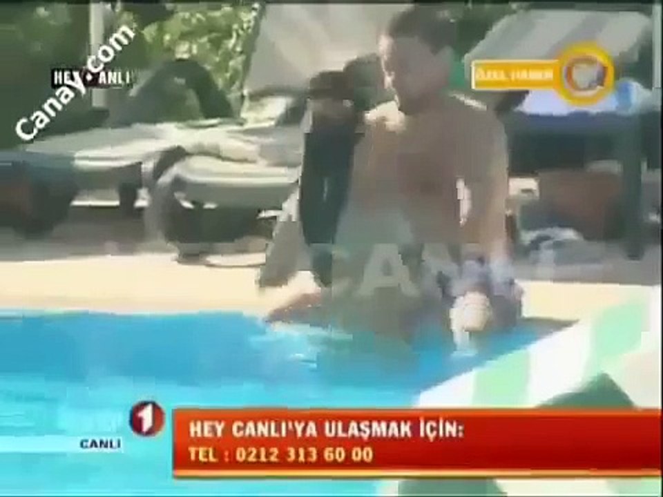 Pelin Sönmez Bikinili