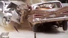Crash test entre une voiture récente et ancienne ...