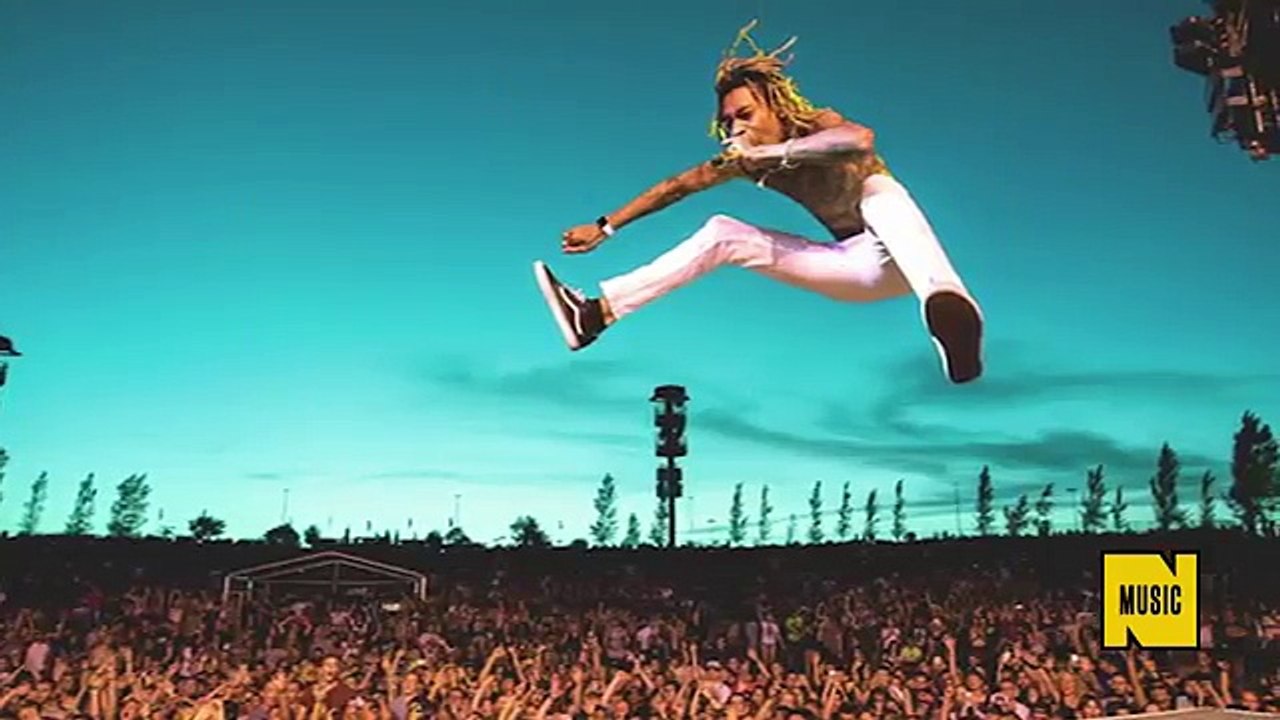 Did Wiz Khalifa Play Kim Kardashian's Sex Tape During His Concert? (FULL HD)