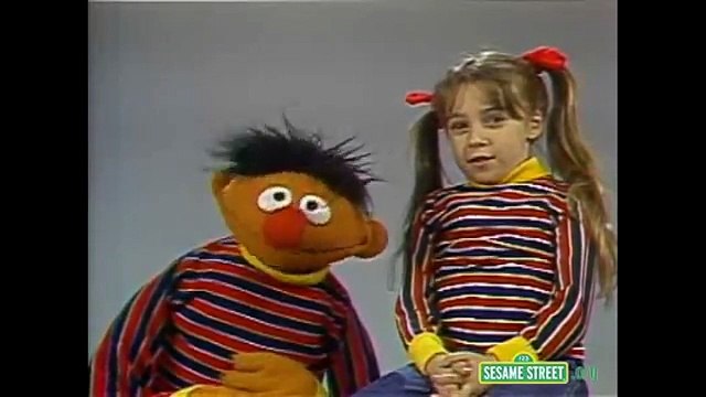 Sesame Street - Cleaning Up