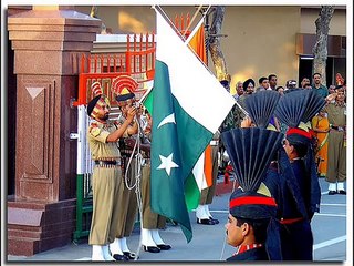 PAKISTANI NATIONAL SONG YE WATAN TUMHARA HAI-MAHDI HASSAN