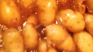 Petites pommes de terre sauté et caramelises aux oignons frais