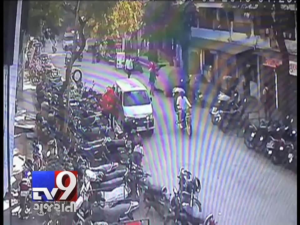 Speeding Ambulance Crash Kills 1, up to 4 others injured in Surat - Tv9 Gujarati