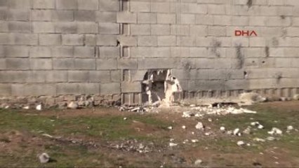 Kilis'te Bir Eve Suriye'den Atılan Mühimmat İsabet Etti Ek Görüntü