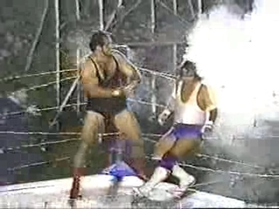 Atsushi Onita vs Tiger Jeet Singh (Jungle Death Match)