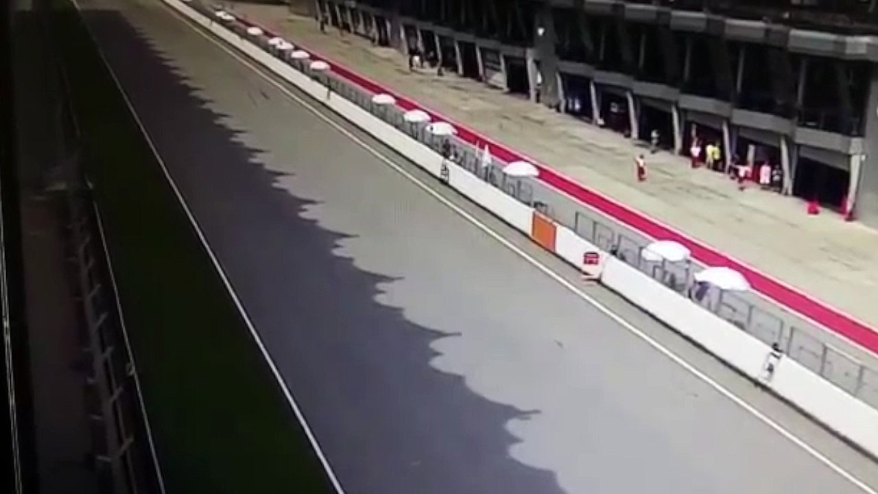 Chute Loris Baz Sepang