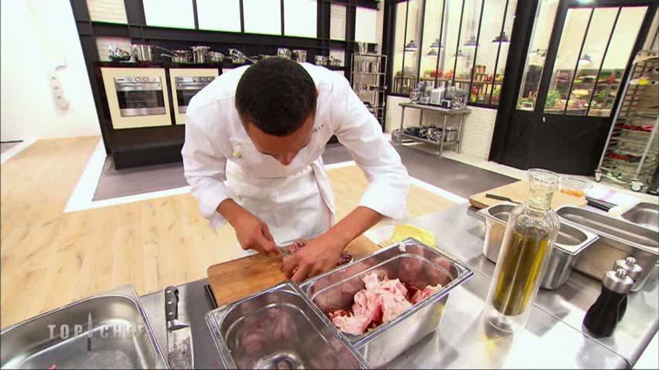 Wilfried propose des rognons crus à Michel Sarran