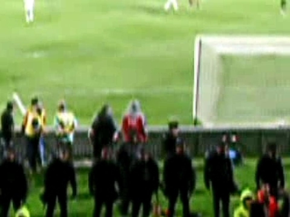 Arrivée des CRS huées à Gerland Lyon-Nantes