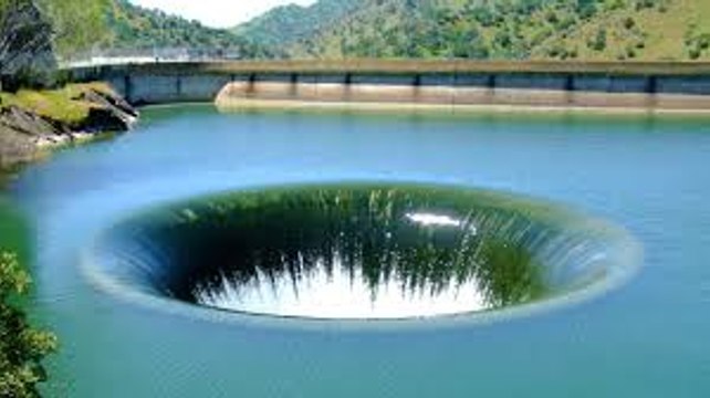 5 САМЫХ СТРАННЫХ ОТВЕРСТИЙ В ЗЕМЛЕ ШОК СМОТРЕТЬ ВСЕМ