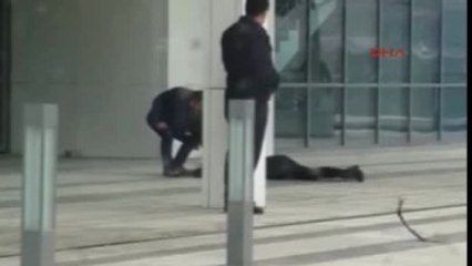 Öldürdüğü Kadının Başında Elinde Silahla Bekledi