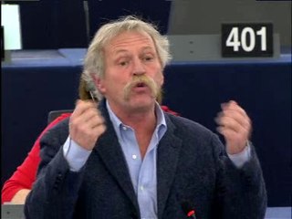 José Bové sur le TiSa: "Ca fait 30 ans qu'on essaye de nous imposer l'accord général sur le commerce des services!" et "Personne n'en veut!"