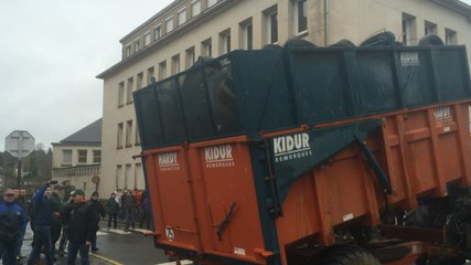 Bennage devant la préfecture de la Manche
