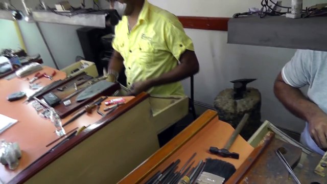 ШРИ ЛАНКА - КАК ОБРАБАТЫВАЮТ ДРАГОЦЕННЫЕ КАМНИ