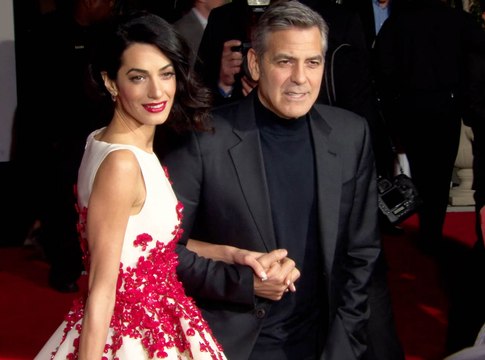 Exclu Vidéo : Le couple du jour : George Clooney et sa femme Amal, ils affichent leur love story !