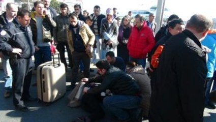 Yaralanan Kızını Görünce Sinir Krizi Geçirdi