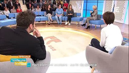 Enjoyphoenix se confie sur le harcèlement qu'elle a subi à l'école - Regardez sur wat.tv