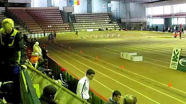 Лёгкая атлетика. Молдова. 600м. (08.01.2011).MOV