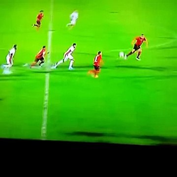 Это футбол или всё же водное поло- -)