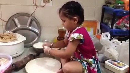 This Little Girl Shocked Everyone by Making 'Gol Roti'
