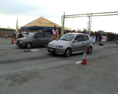 Fiat Punto HGT Vs. Fiat Uno Turbo Drag Race