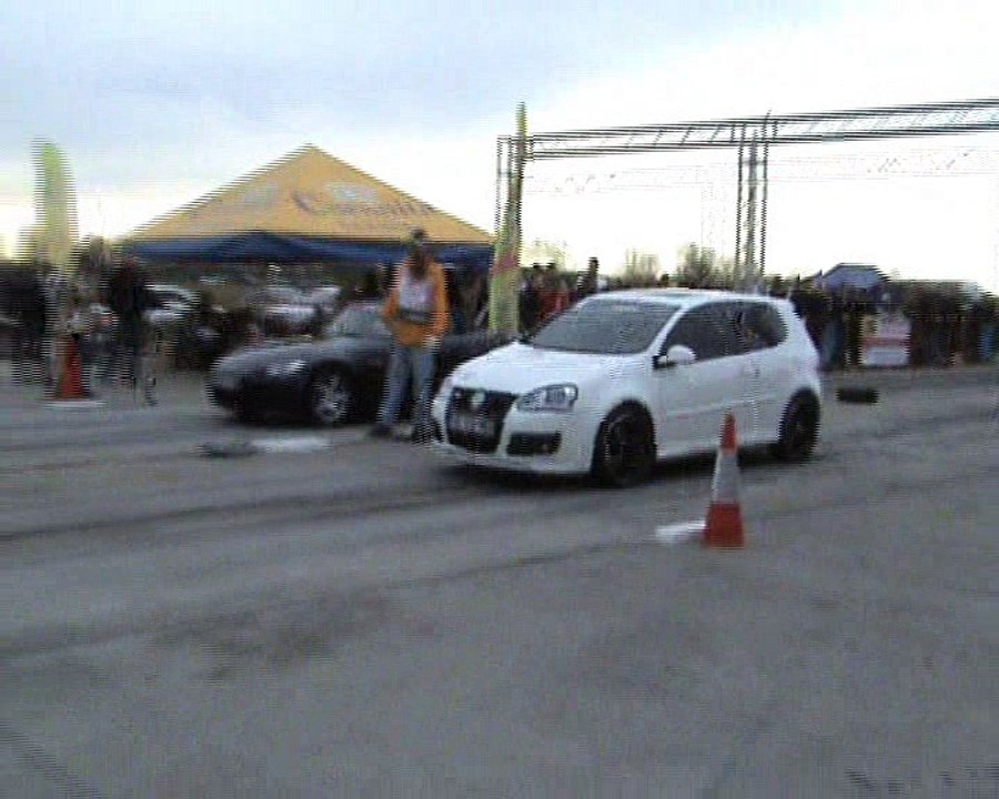 Honda S 2000 Vs. VW Golf V GTI Drag Race