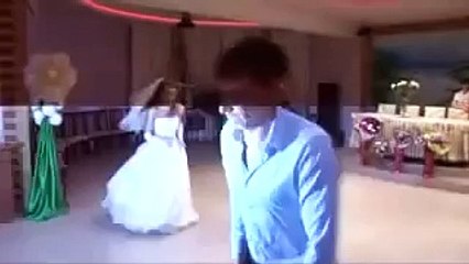 Прикольный танец невесты)  Невеста зажигает)
