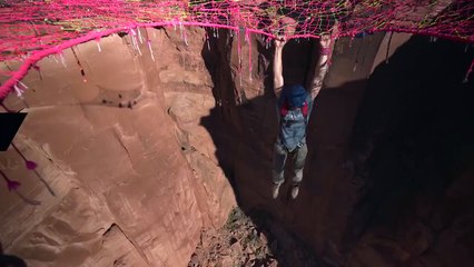 Highline and BASE Jump the double (redbull)