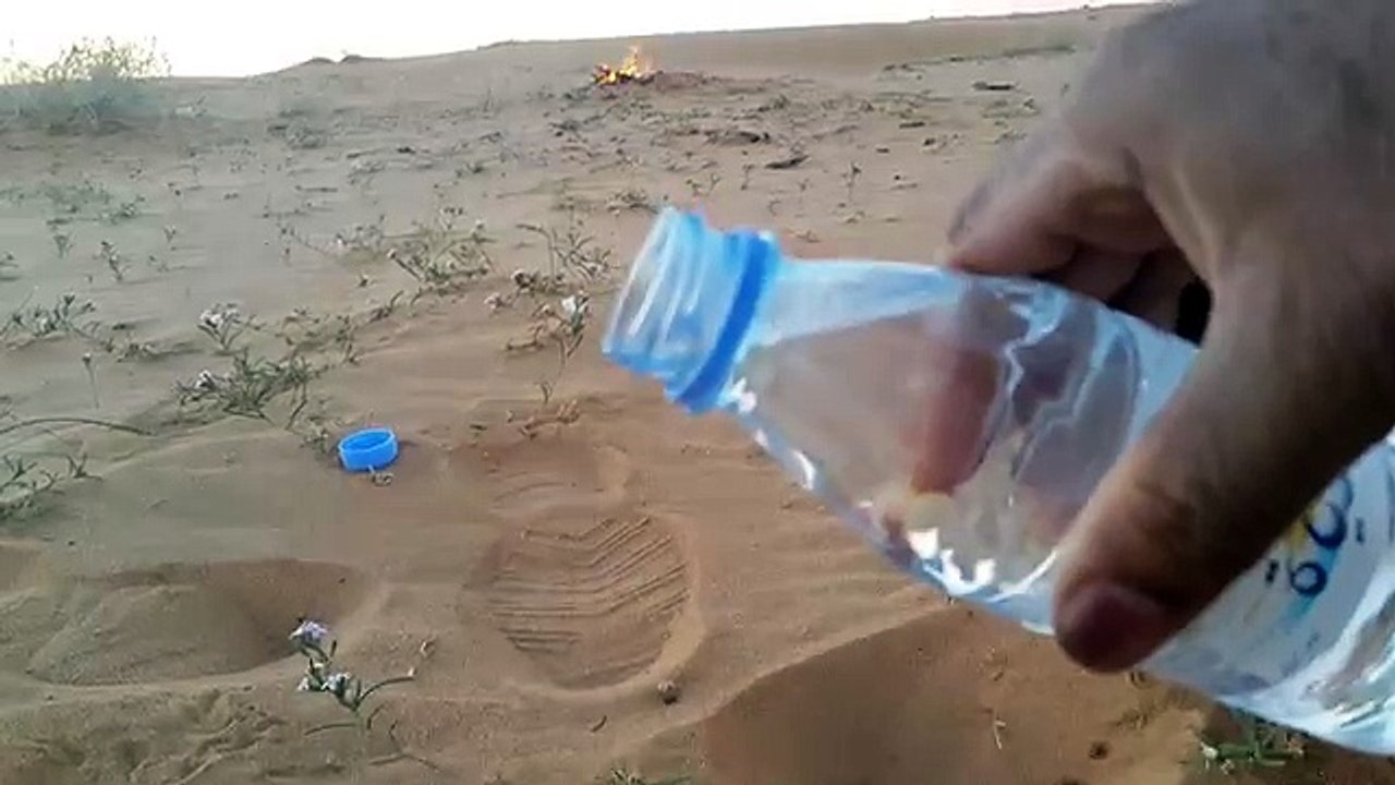 لحظة تجمُد المياه بمجرد سكبها على الأرض فى السعودية