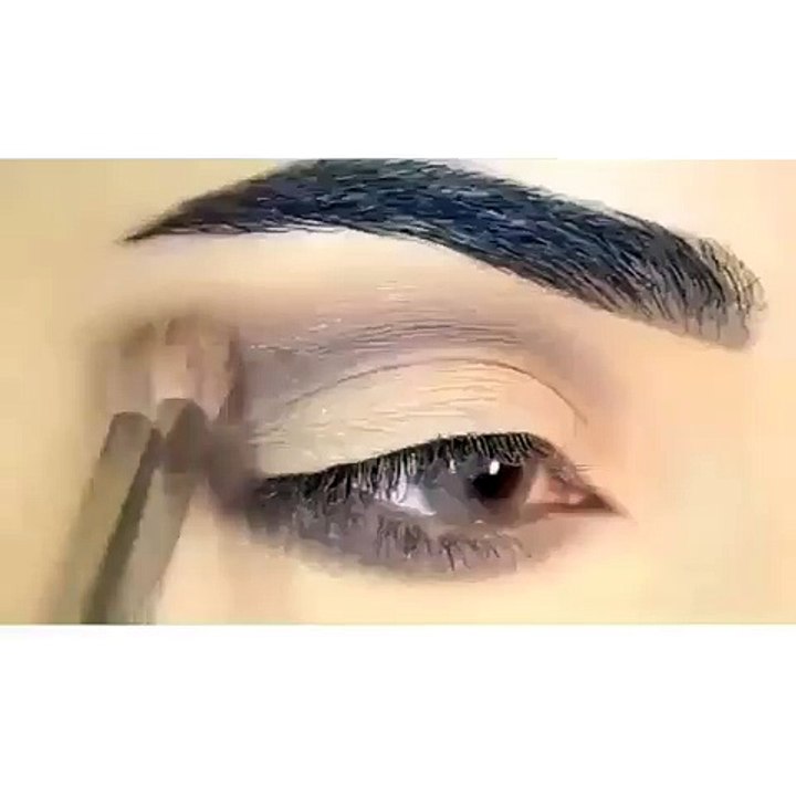 eye shadow with ease