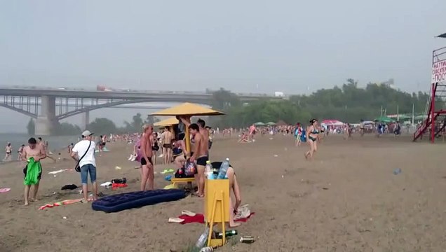 Sudden hail storm in Russia Beach catches people by surprise