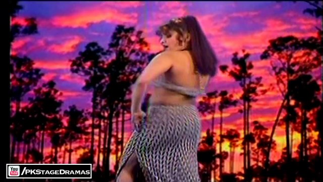 DESI KURI HOT MUJRA - DANCER RUKHSANA - PAKISTANI MUJRA DANCE
