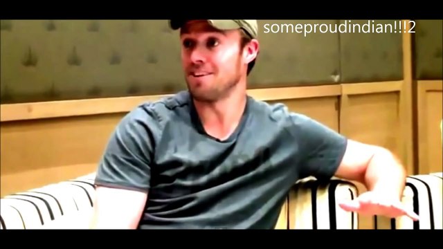 AB de Villiers sings a Hindi song - Yeh Dosti Hum Nahin Todenge!!