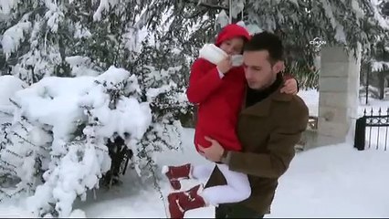 Şehit kızı karnesini alıp babasının mezarına koştu