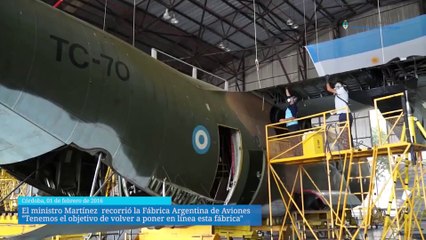 El ministro Martínez recorrió la Fábrica Argentina de Aviones