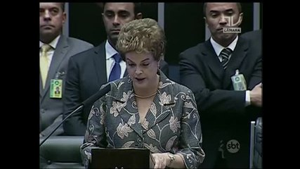 Video herunterladen: Sob vaias e aplausos, Dilma defende volta da CPMF