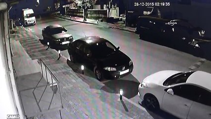 Araçların lastiğini böyle kesti