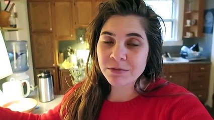 Vlogmas Day 17 | Making Bone Broth & Christmas Wreaths | Sarah Sky