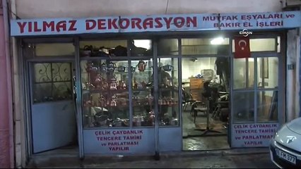 Eski çaydanlık, tava ve tencereleri sanat eserine dönüştürüyor