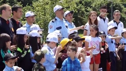 Polisten trafik kurallarını anlatan klip