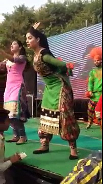 Punjabi Dancer Dance On Stage 2016