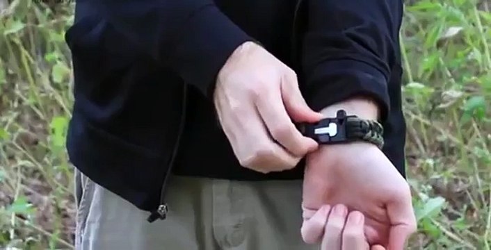 What is paracord bracelet ? Get this new firekable para cord bracelet for FREE