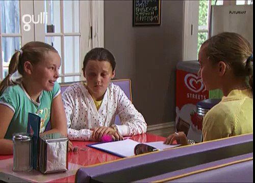 Grand Galop - S3E11 - Le grand défilé