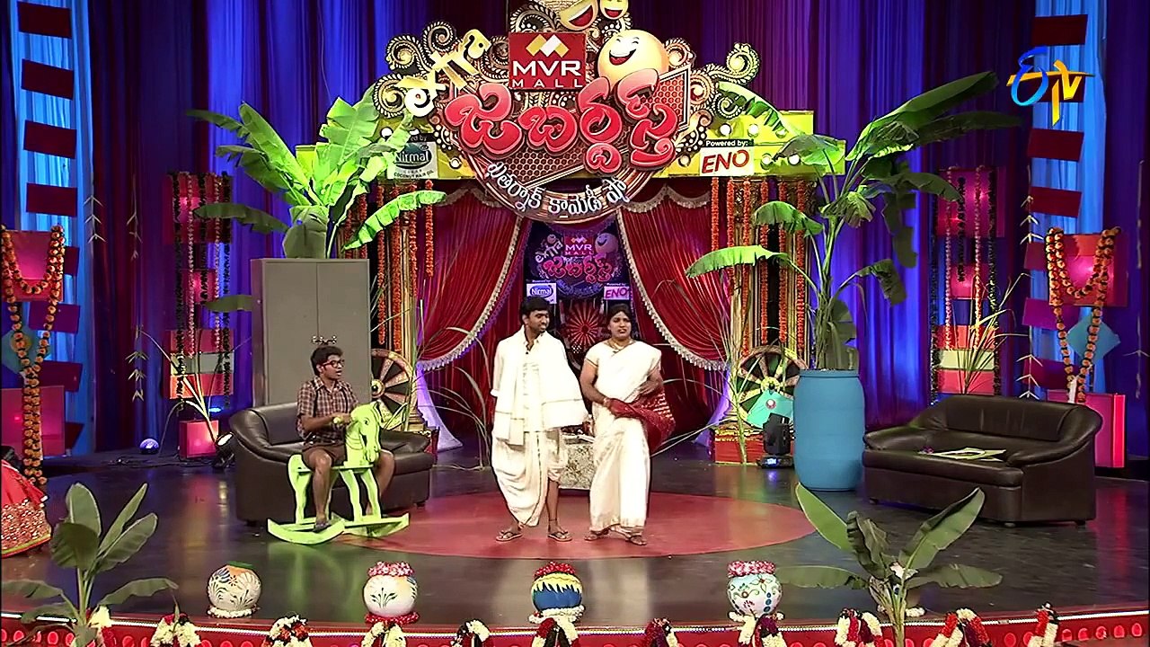 Indian Cd dancing in white Saree